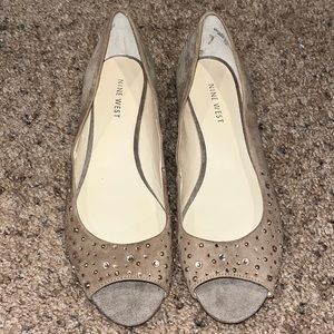 Nine West like new size 7.5 dress shoe.